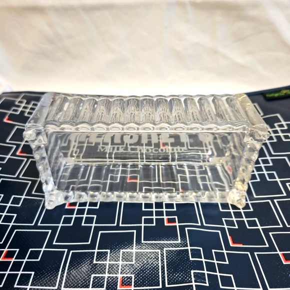 Hersheys Milk Chocolate Etched Glass Covered Candy Box Container Dish 6"X3"X2.5" - Picture 4 of 6